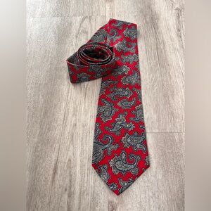 Claybrooke Classic Red Paisley Men's Tie 100% silk